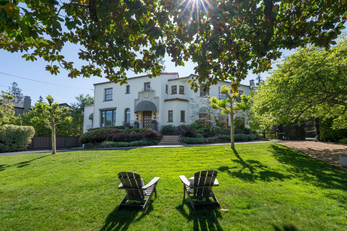 Detail Gallery Image 10 of 86 For 335 El Portal Ave, Hillsborough,  CA 94010 - 5 Beds | 3/1 Baths