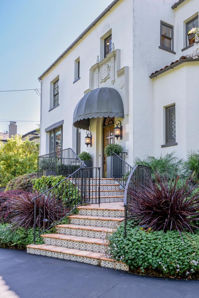 Detail Gallery Image 11 of 86 For 335 El Portal Ave, Hillsborough,  CA 94010 - 5 Beds | 3/1 Baths