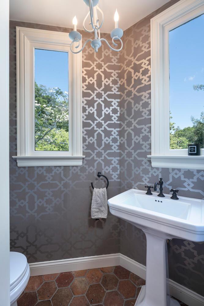 Detail Gallery Image 22 of 86 For 335 El Portal Ave, Hillsborough,  CA 94010 - 5 Beds | 3/1 Baths