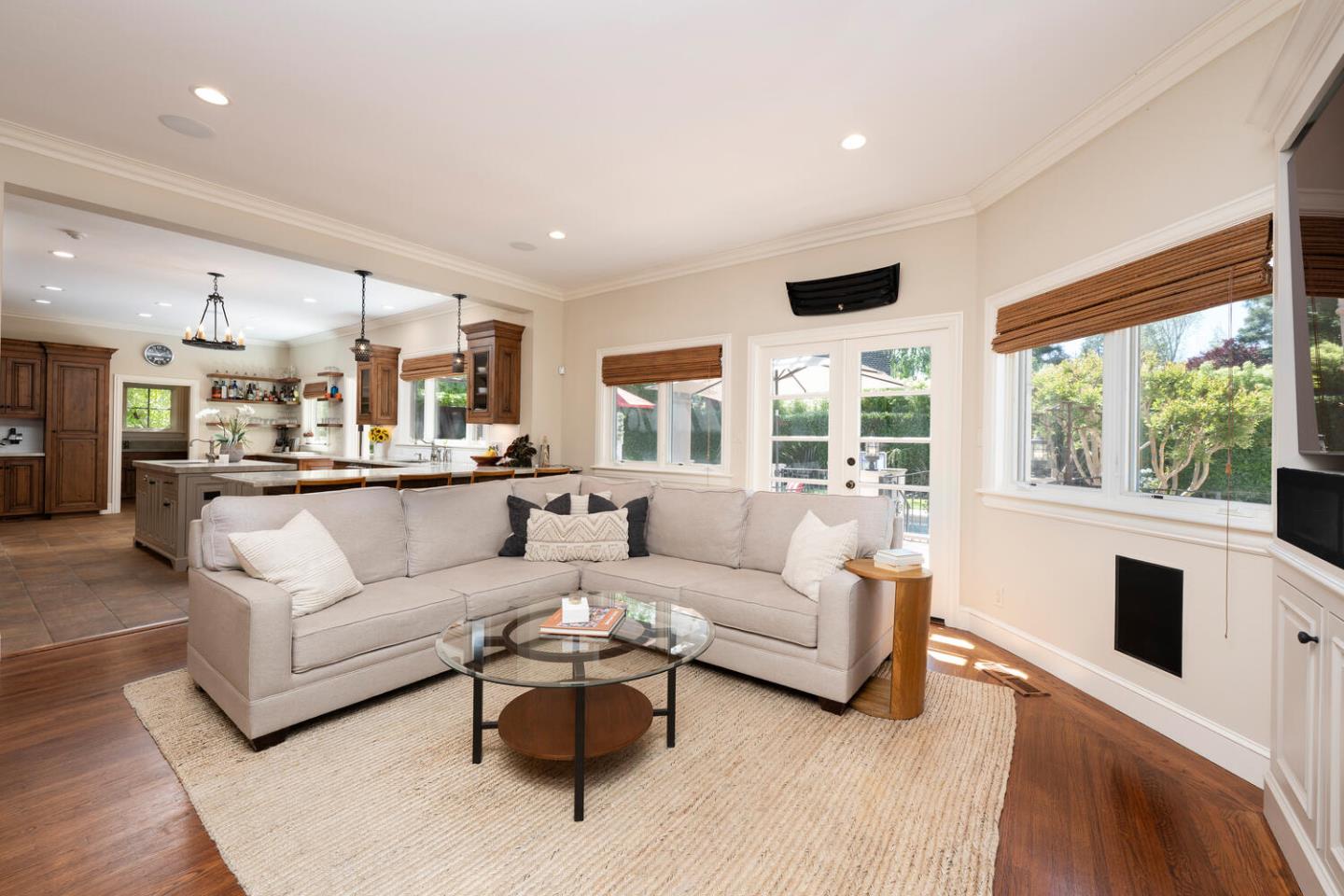 Detail Gallery Image 25 of 86 For 335 El Portal Ave, Hillsborough,  CA 94010 - 5 Beds | 3/1 Baths