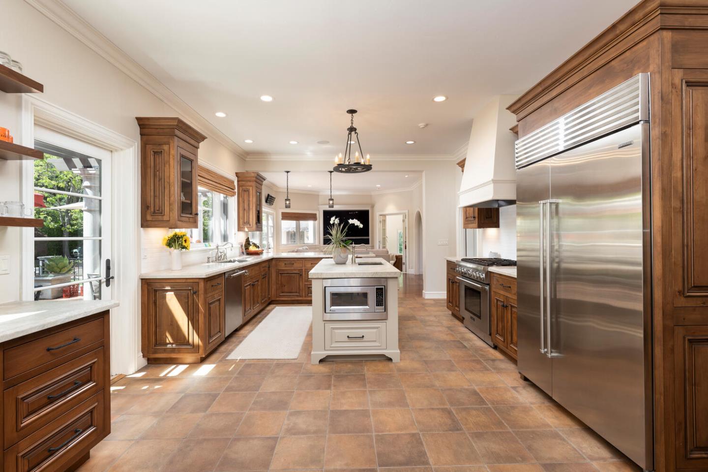 Detail Gallery Image 29 of 86 For 335 El Portal Ave, Hillsborough,  CA 94010 - 5 Beds | 3/1 Baths