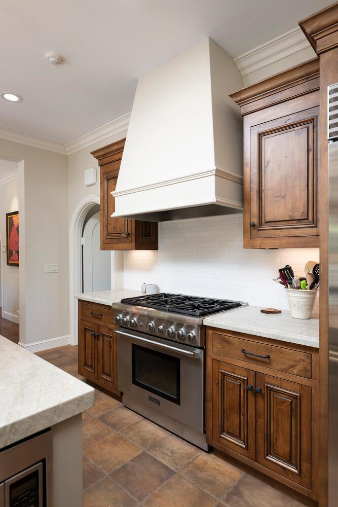 Detail Gallery Image 31 of 86 For 335 El Portal Ave, Hillsborough,  CA 94010 - 5 Beds | 3/1 Baths