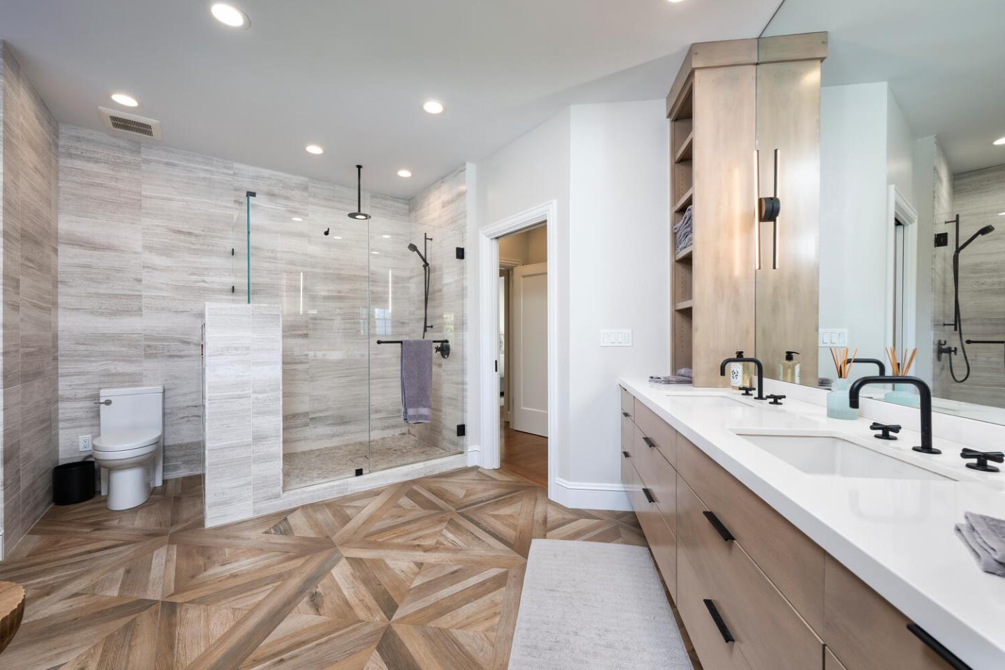 Detail Gallery Image 42 of 86 For 335 El Portal Ave, Hillsborough,  CA 94010 - 5 Beds | 3/1 Baths