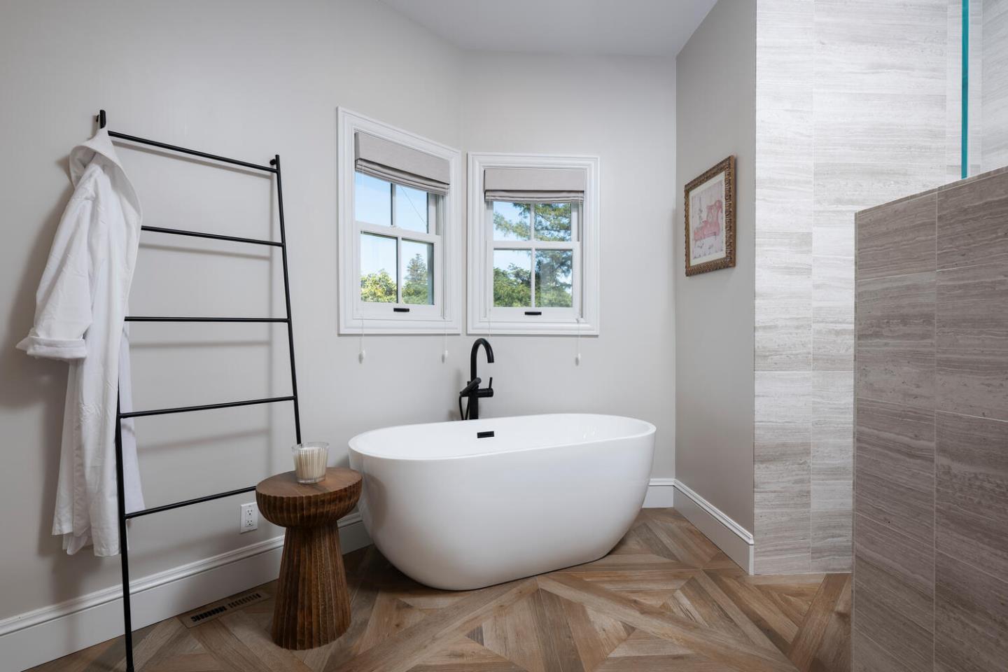 Detail Gallery Image 44 of 86 For 335 El Portal Ave, Hillsborough,  CA 94010 - 5 Beds | 3/1 Baths