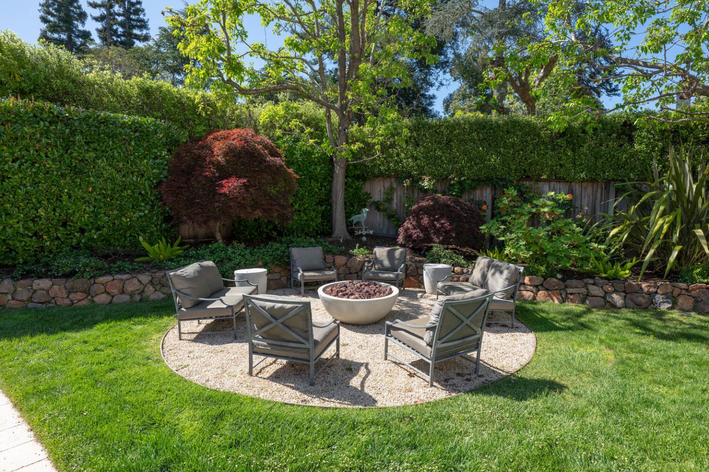 Detail Gallery Image 62 of 86 For 335 El Portal Ave, Hillsborough,  CA 94010 - 5 Beds | 3/1 Baths