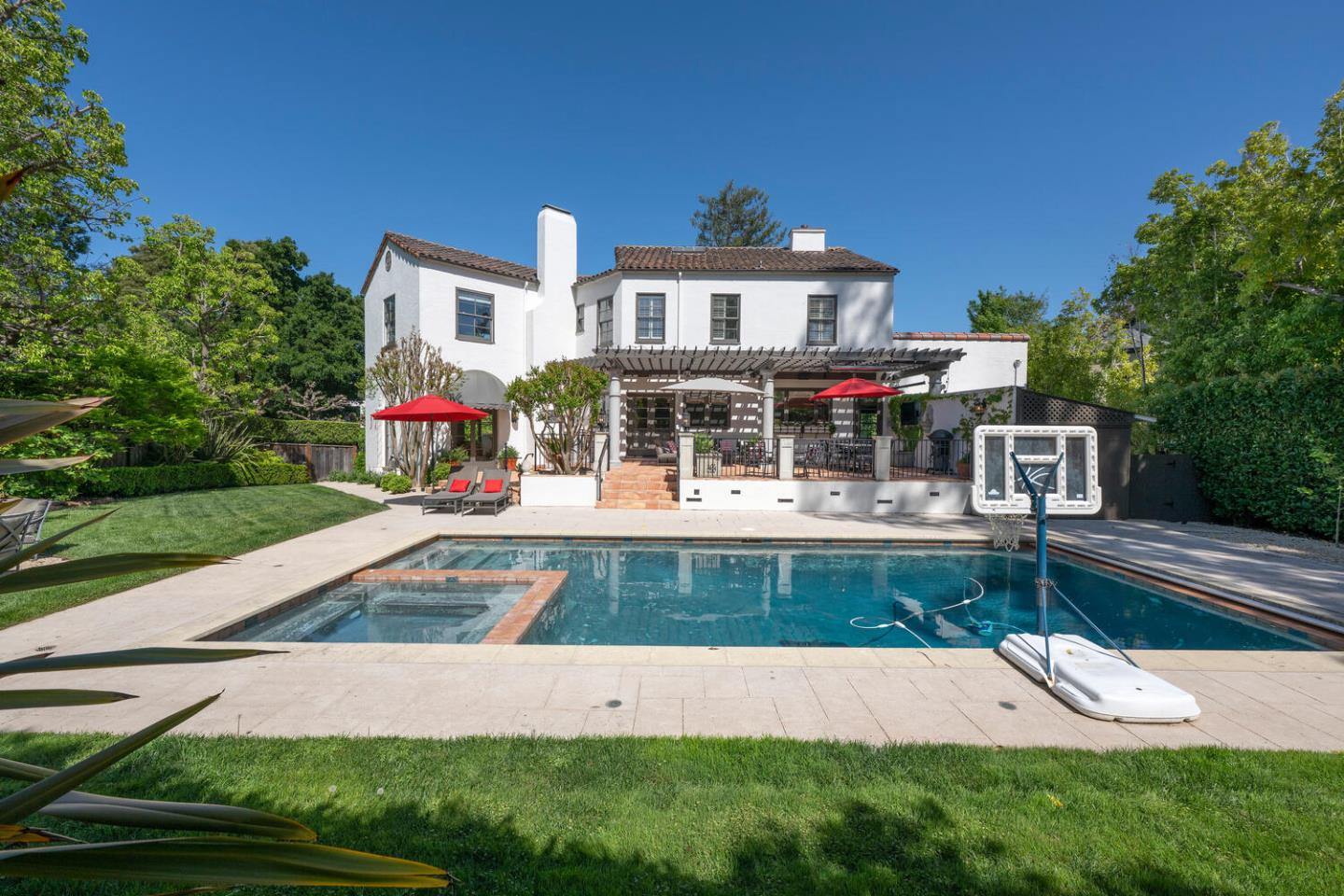 Detail Gallery Image 66 of 86 For 335 El Portal Ave, Hillsborough,  CA 94010 - 5 Beds | 3/1 Baths