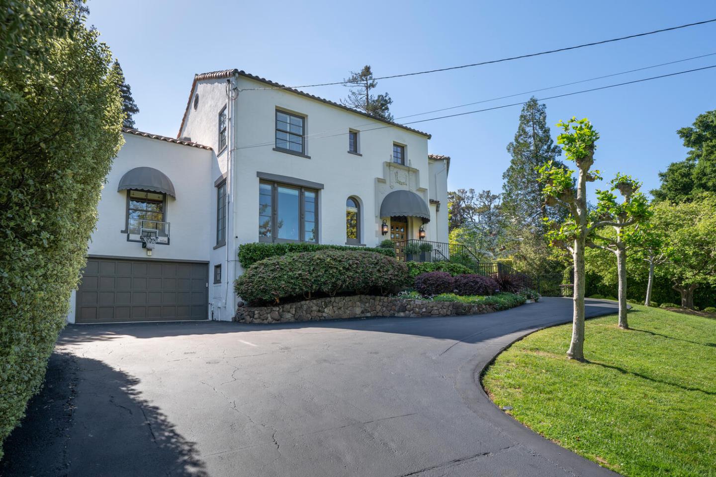 Detail Gallery Image 7 of 86 For 335 El Portal Ave, Hillsborough,  CA 94010 - 5 Beds | 3/1 Baths