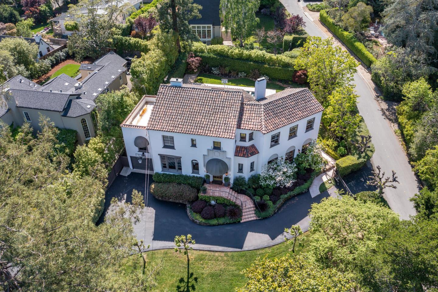 Detail Gallery Image 79 of 86 For 335 El Portal Ave, Hillsborough,  CA 94010 - 5 Beds | 3/1 Baths