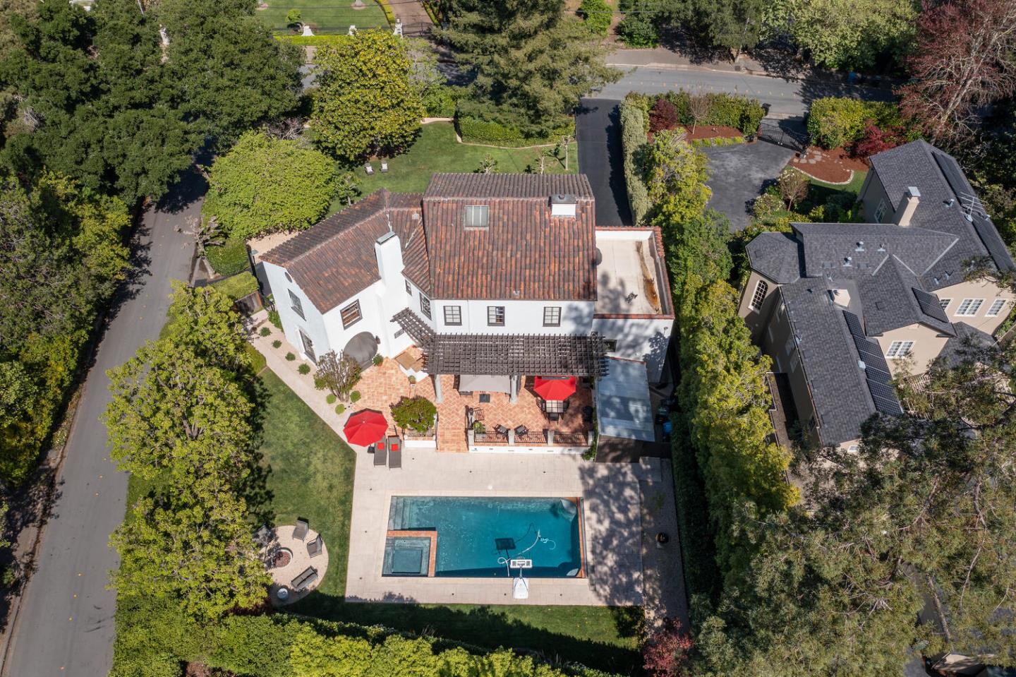 Detail Gallery Image 82 of 86 For 335 El Portal Ave, Hillsborough,  CA 94010 - 5 Beds | 3/1 Baths