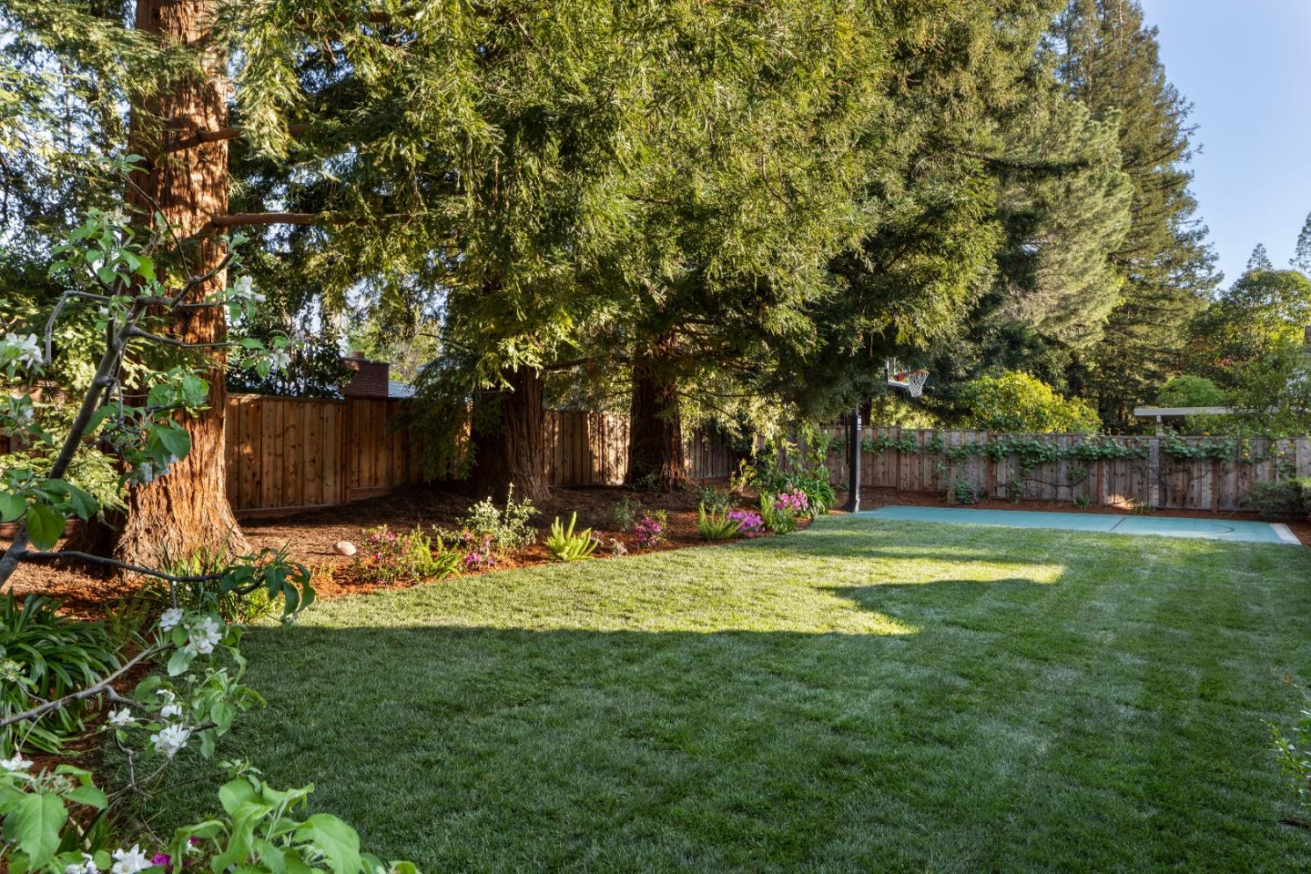 Detail Gallery Image 27 of 32 For 963 Wing Pl, Stanford,  CA 94305 - 5 Beds | 3 Baths