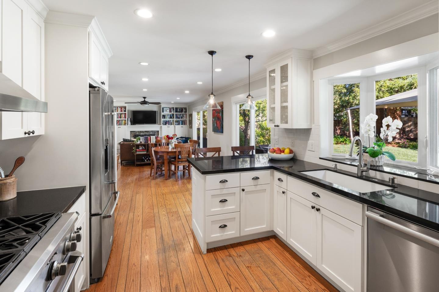 Detail Gallery Image 9 of 32 For 963 Wing Pl, Stanford,  CA 94305 - 5 Beds | 3 Baths