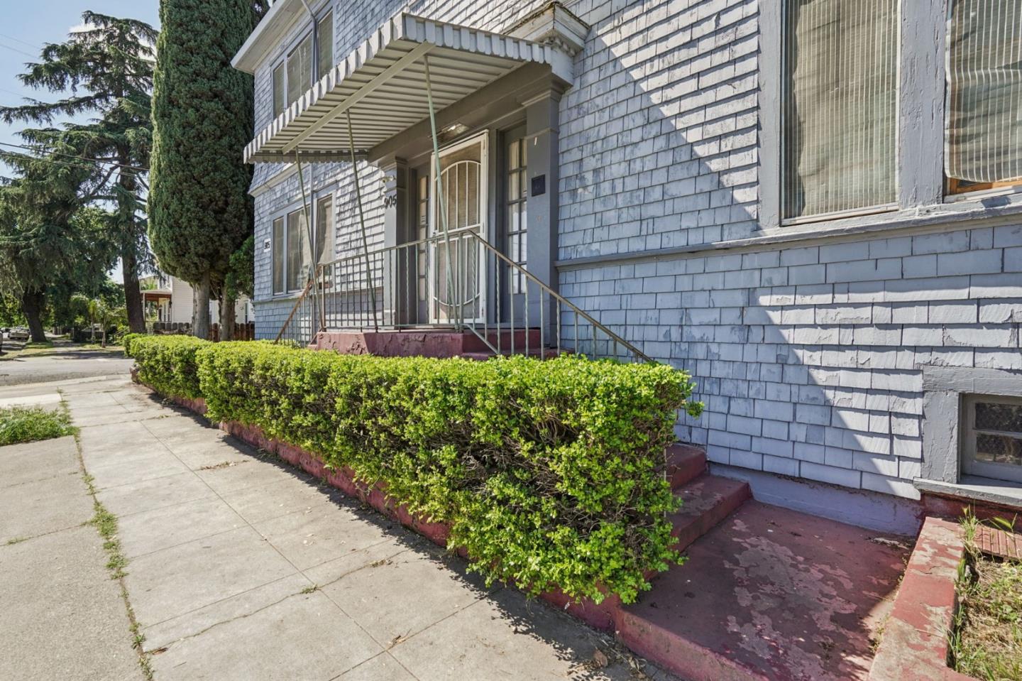 Detail Gallery Image 6 of 17 For 905 N Commerce St, Stockton,  CA 95202 - – Beds | – Baths