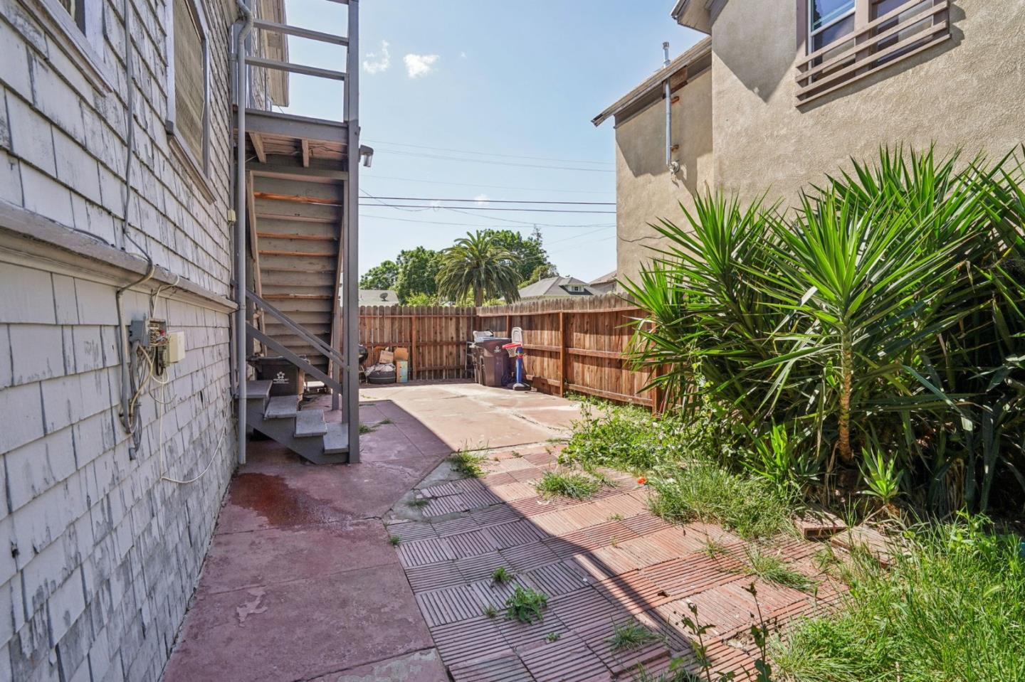 Detail Gallery Image 7 of 17 For 905 N Commerce St, Stockton,  CA 95202 - – Beds | – Baths