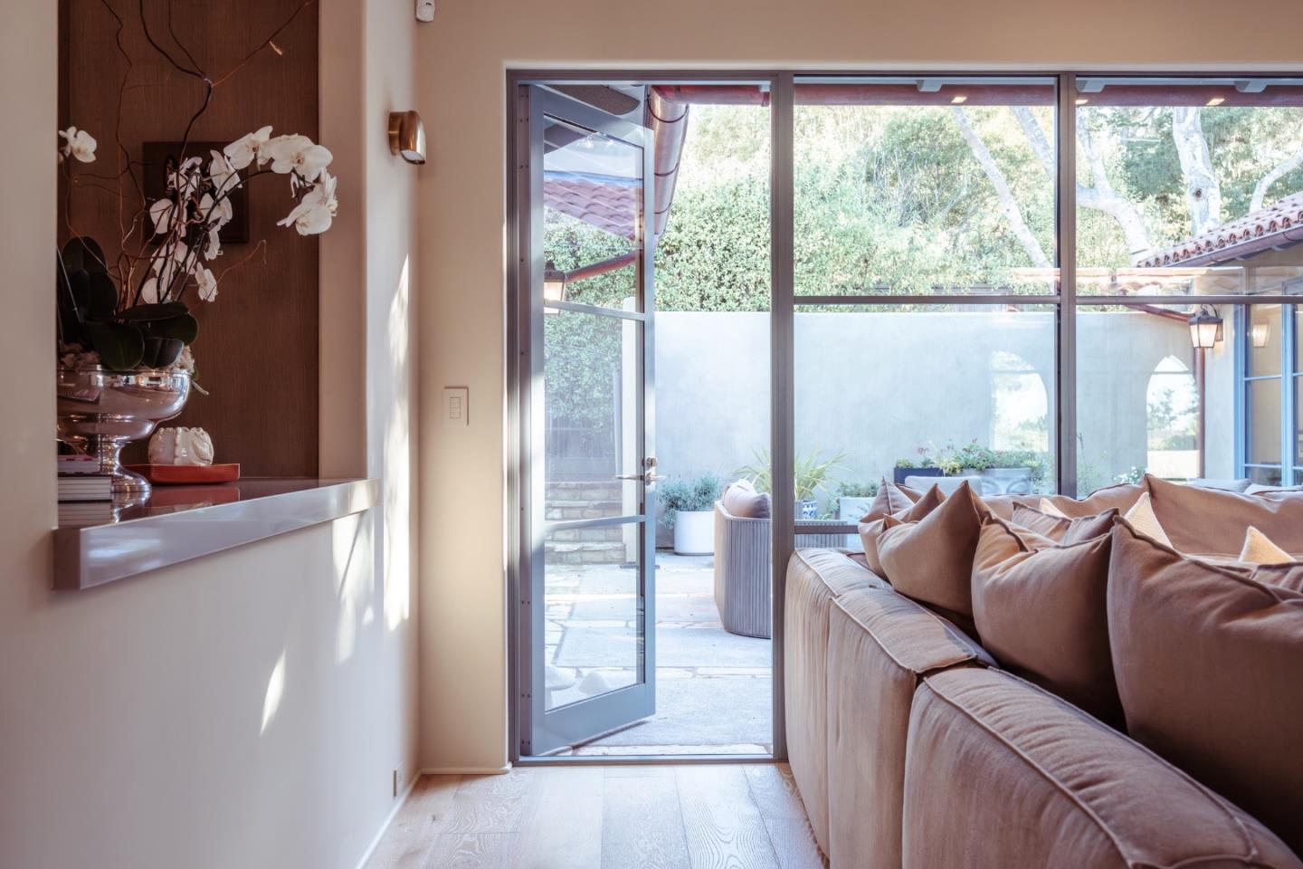 Detail Gallery Image 11 of 34 For 1014 Broncho Rd, Pebble Beach,  CA 93953 - 3 Beds | 3 Baths