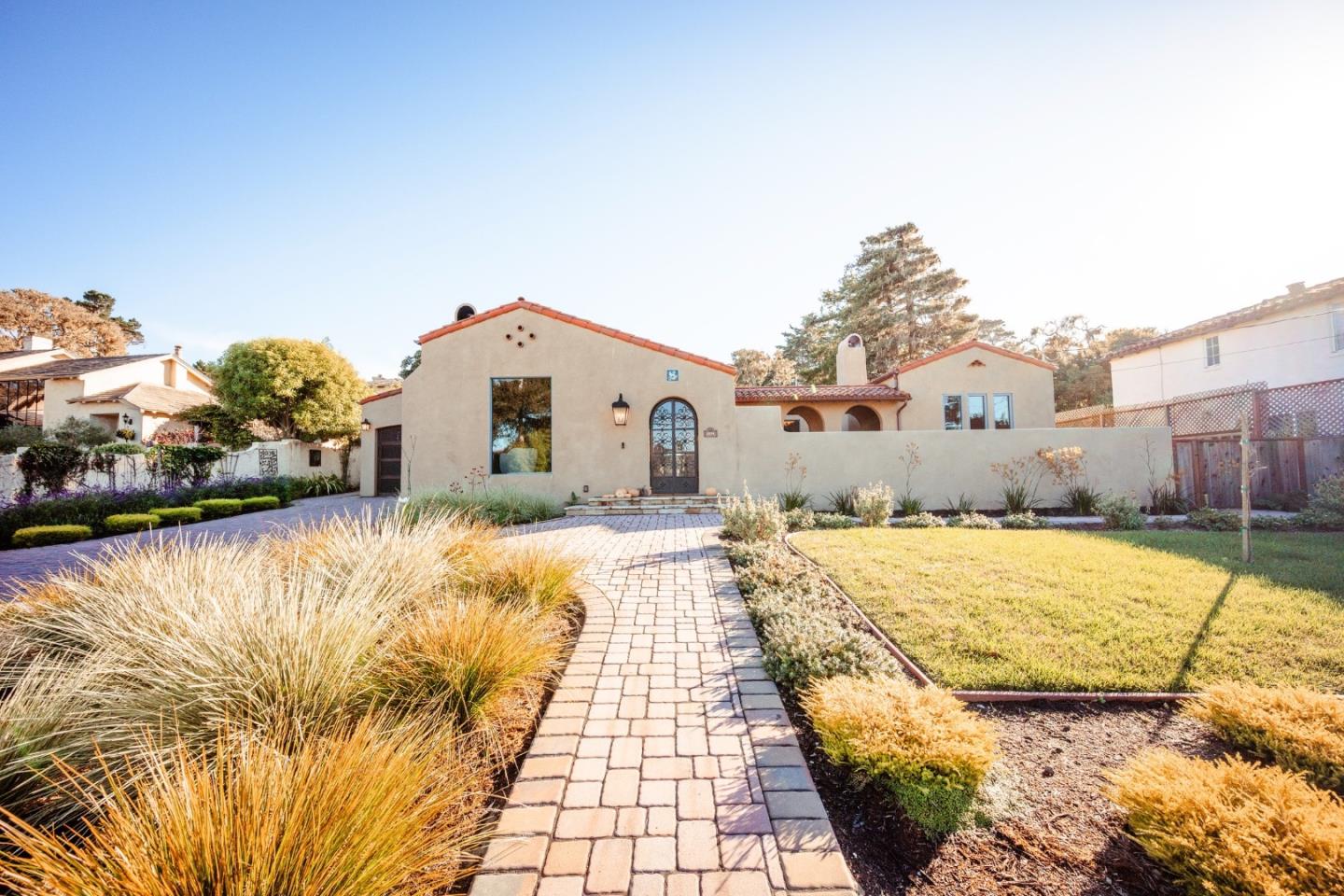 Detail Gallery Image 3 of 34 For 1014 Broncho Rd, Pebble Beach,  CA 93953 - 3 Beds | 3 Baths