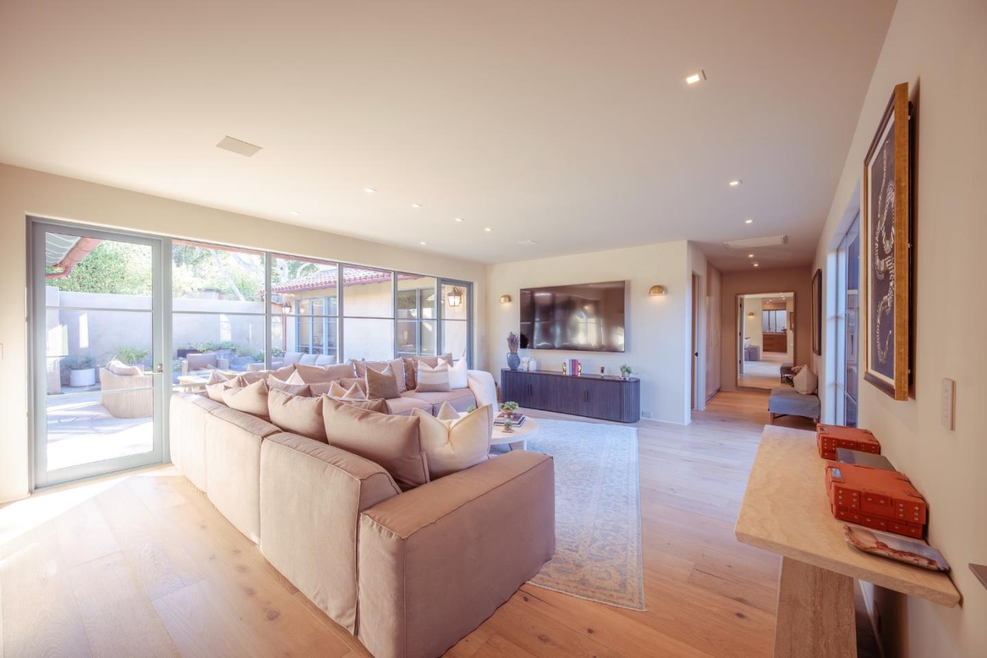 Detail Gallery Image 8 of 34 For 1014 Broncho Rd, Pebble Beach,  CA 93953 - 3 Beds | 3 Baths