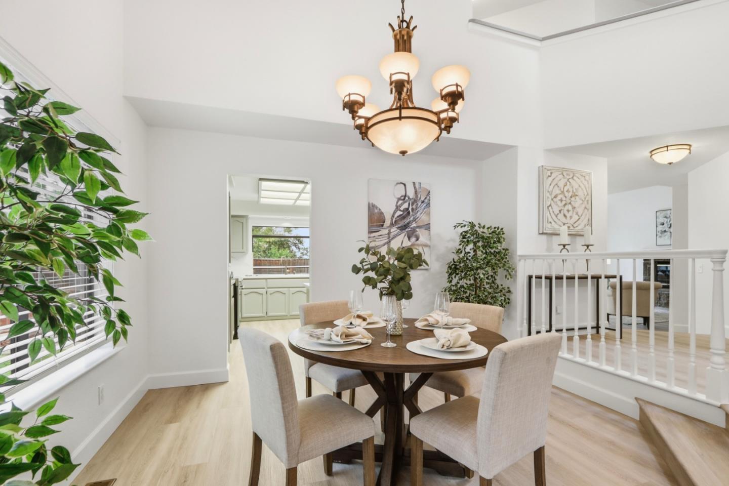 Detail Gallery Image 11 of 56 For 939 Bimmerle Pl, San Jose,  CA 95123 - 4 Beds | 2/1 Baths