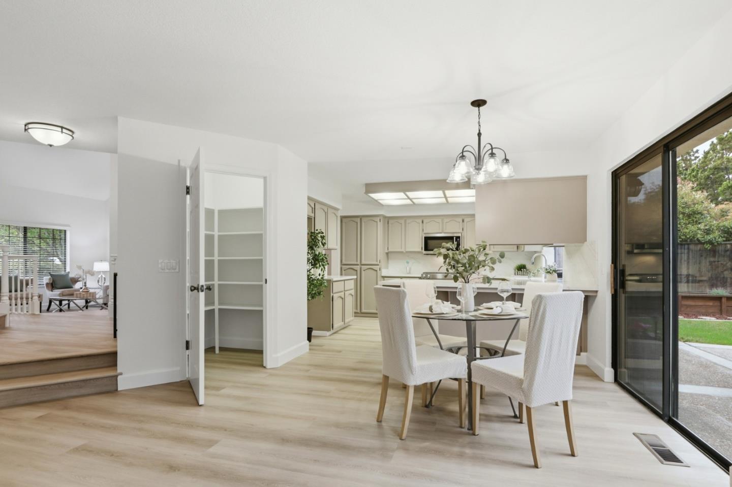 Detail Gallery Image 17 of 56 For 939 Bimmerle Pl, San Jose,  CA 95123 - 4 Beds | 2/1 Baths