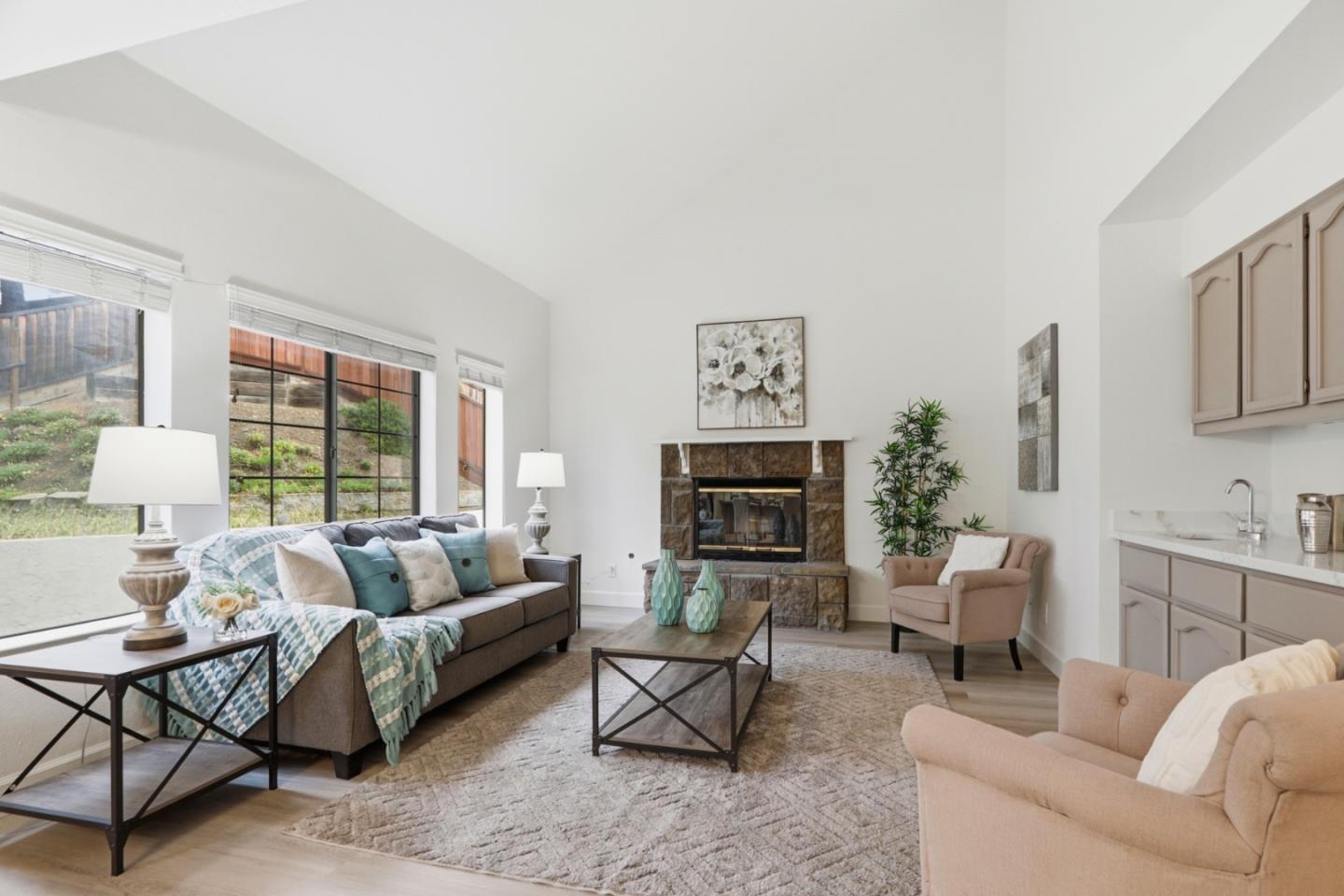 Detail Gallery Image 18 of 56 For 939 Bimmerle Pl, San Jose,  CA 95123 - 4 Beds | 2/1 Baths