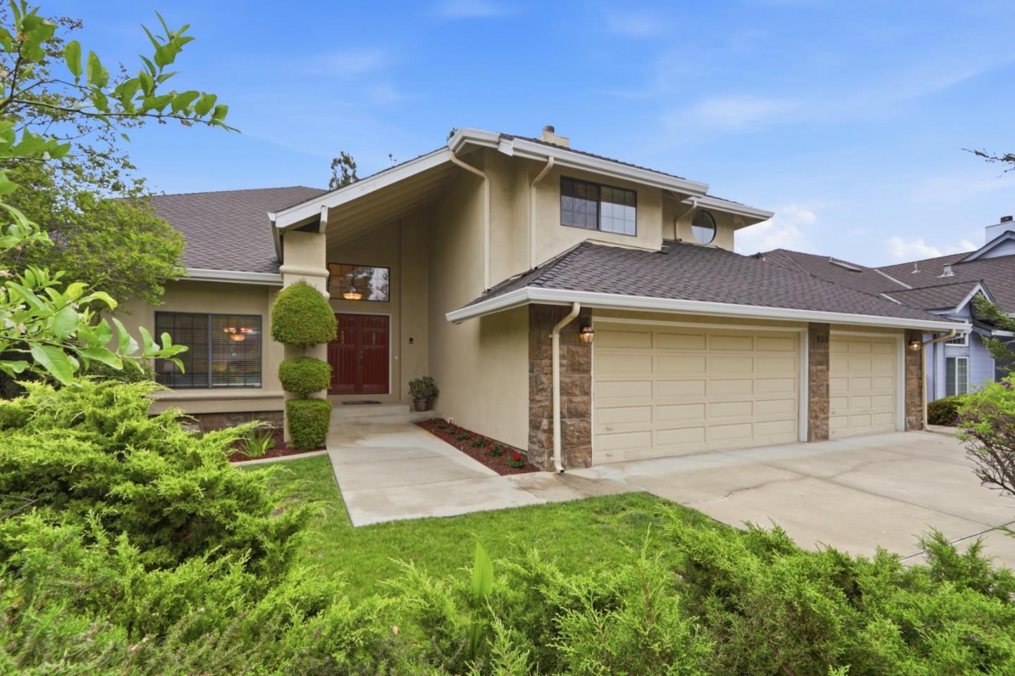 Detail Gallery Image 2 of 56 For 939 Bimmerle Pl, San Jose,  CA 95123 - 4 Beds | 2/1 Baths