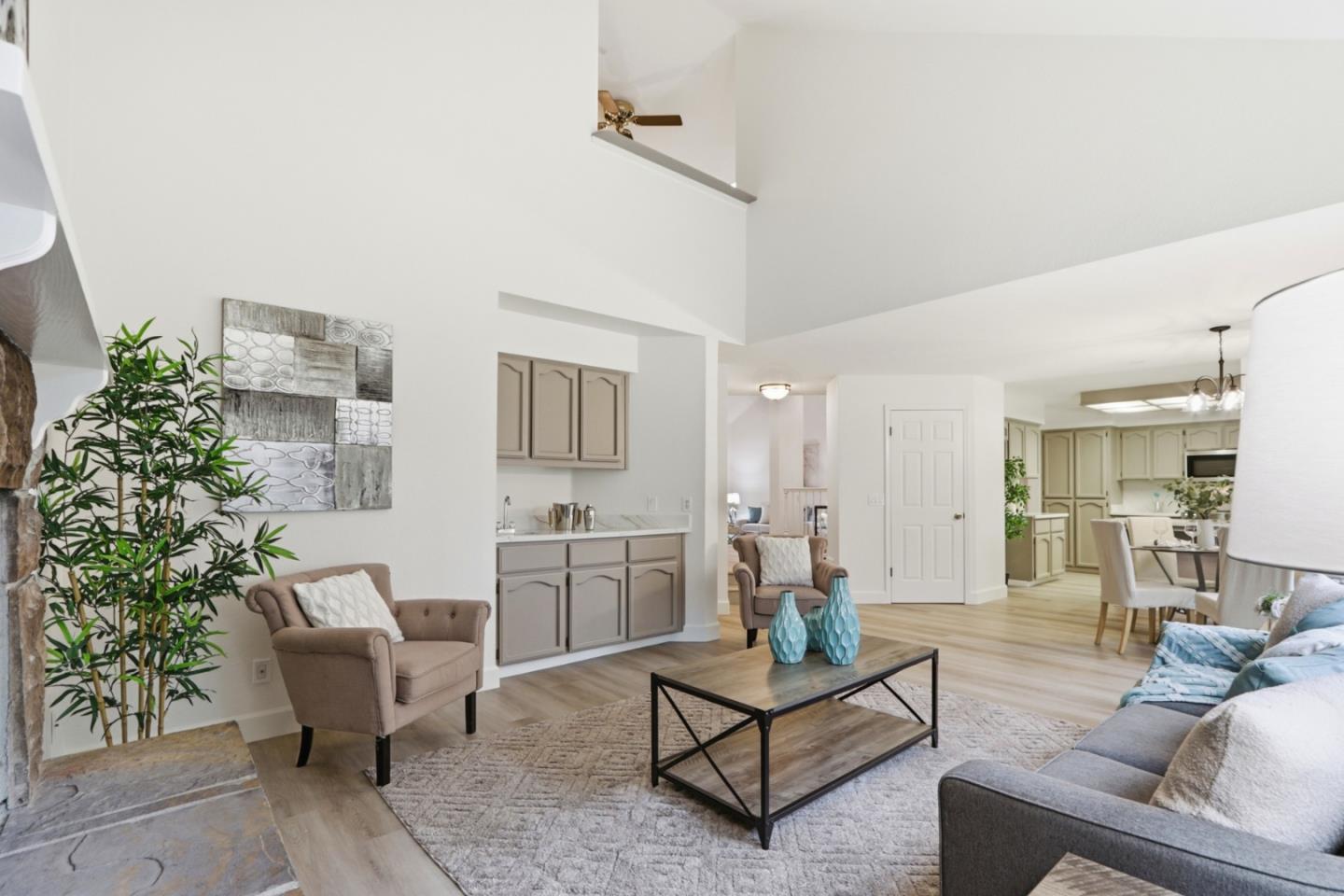 Detail Gallery Image 21 of 56 For 939 Bimmerle Pl, San Jose,  CA 95123 - 4 Beds | 2/1 Baths