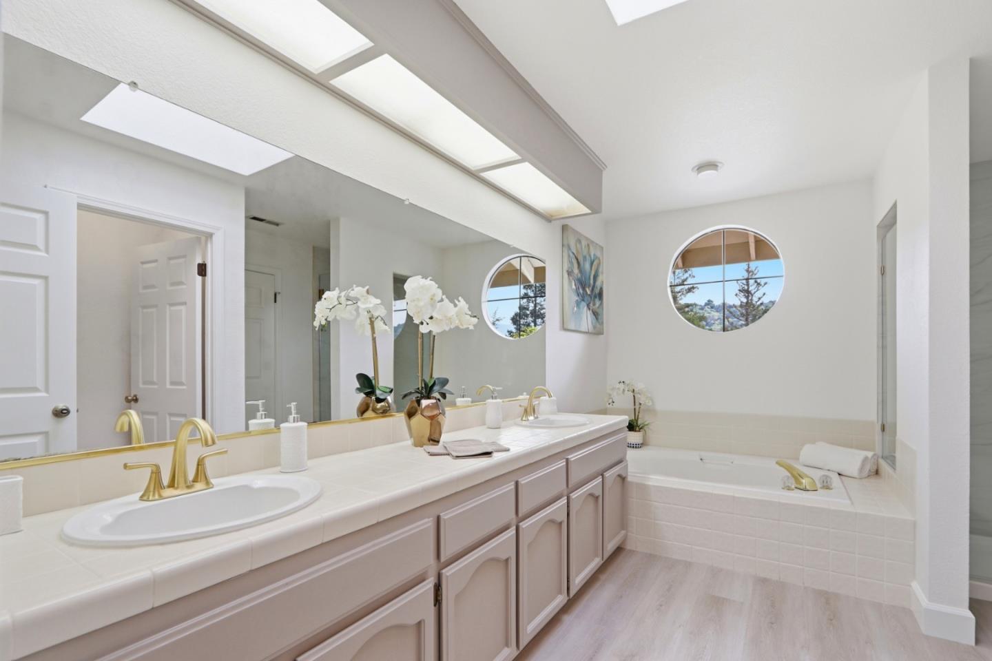 Detail Gallery Image 29 of 56 For 939 Bimmerle Pl, San Jose,  CA 95123 - 4 Beds | 2/1 Baths