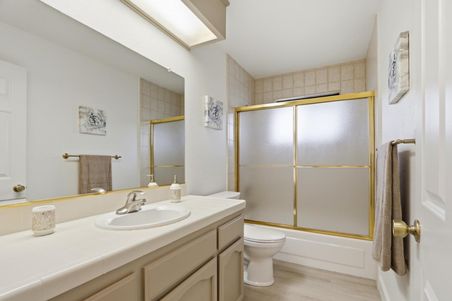 Detail Gallery Image 36 of 56 For 939 Bimmerle Pl, San Jose,  CA 95123 - 4 Beds | 2/1 Baths