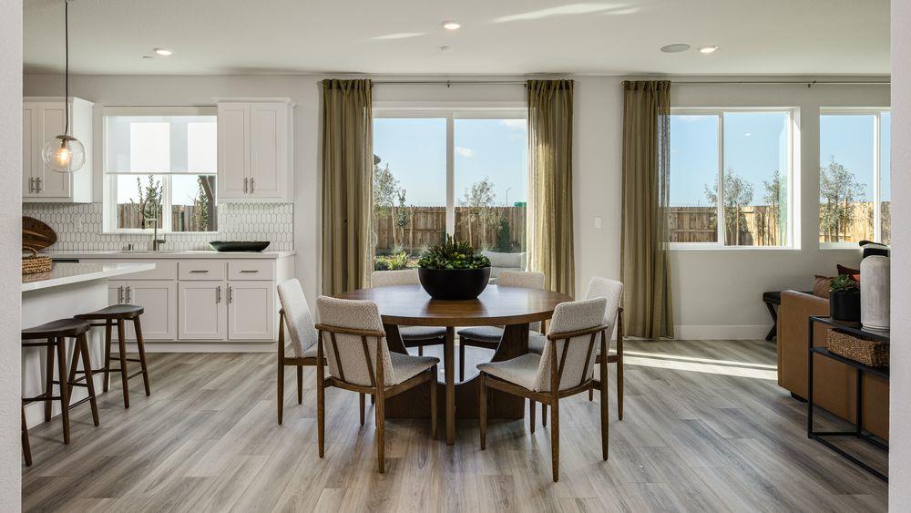 Detail Gallery Image 6 of 26 For 3238 Oak Trail Dr, Manteca,  CA 95337 - 3 Beds | 2/1 Baths