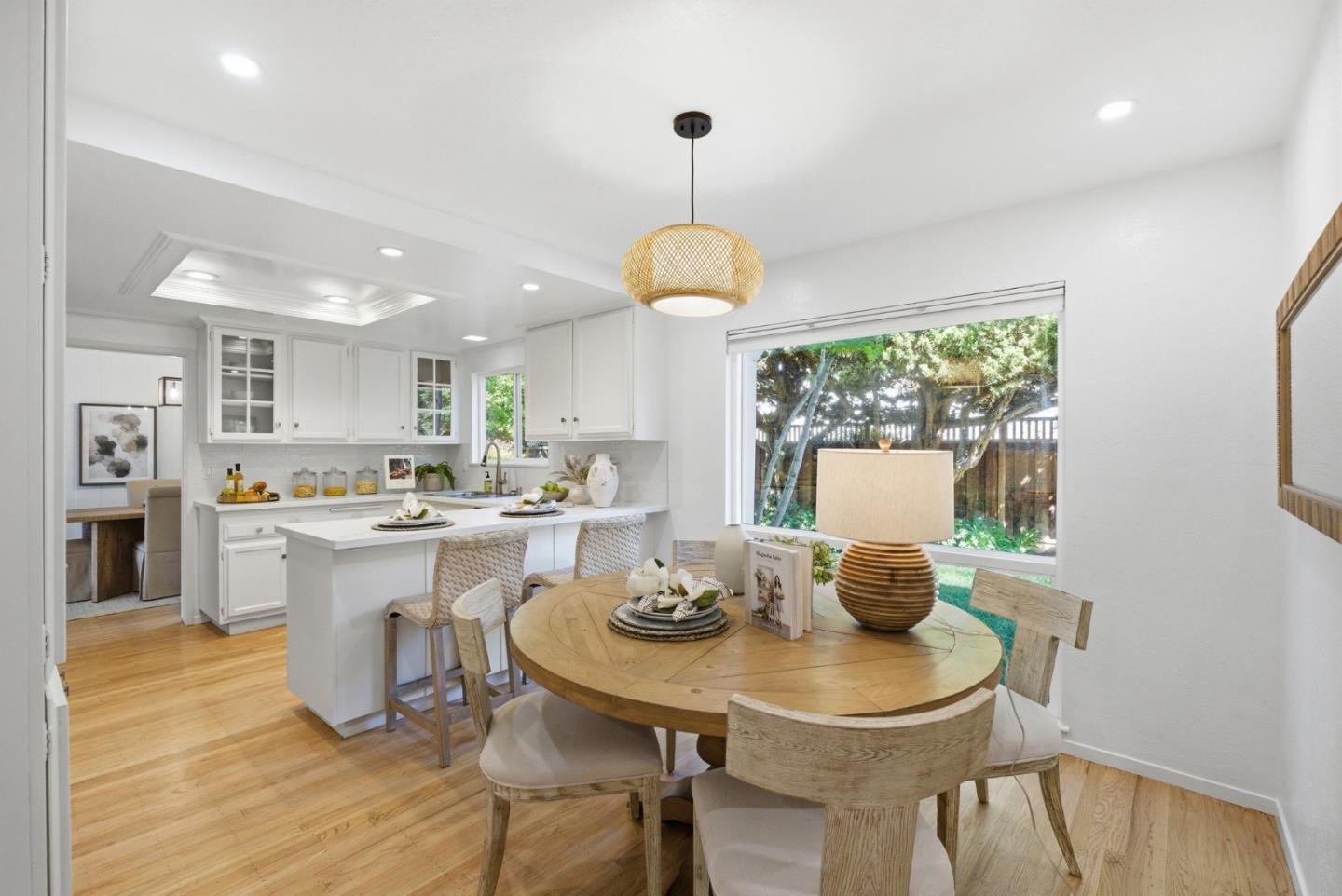 Detail Gallery Image 11 of 43 For 1004 Rubis Dr, Sunnyvale,  CA 94087 - 6 Beds | 3 Baths