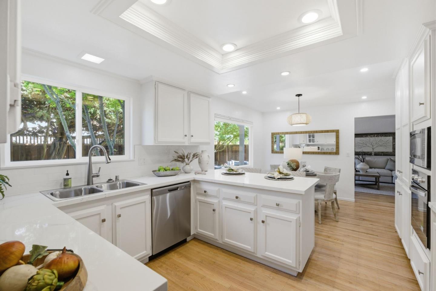 Detail Gallery Image 12 of 43 For 1004 Rubis Dr, Sunnyvale,  CA 94087 - 6 Beds | 3 Baths