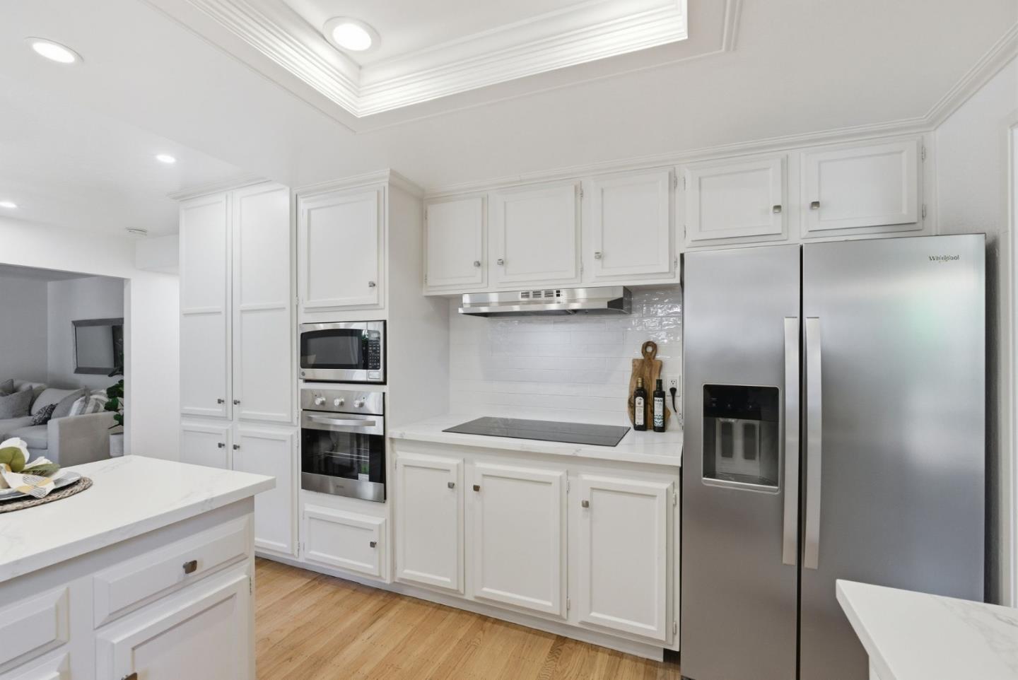 Detail Gallery Image 14 of 43 For 1004 Rubis Dr, Sunnyvale,  CA 94087 - 6 Beds | 3 Baths