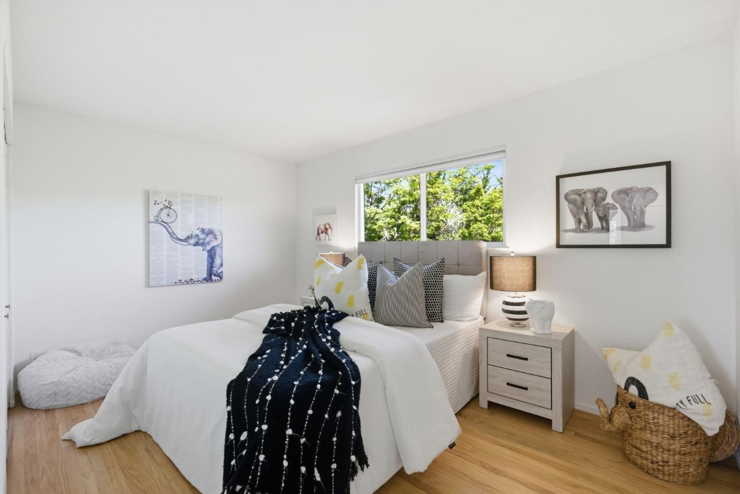 Detail Gallery Image 25 of 43 For 1004 Rubis Dr, Sunnyvale,  CA 94087 - 6 Beds | 3 Baths