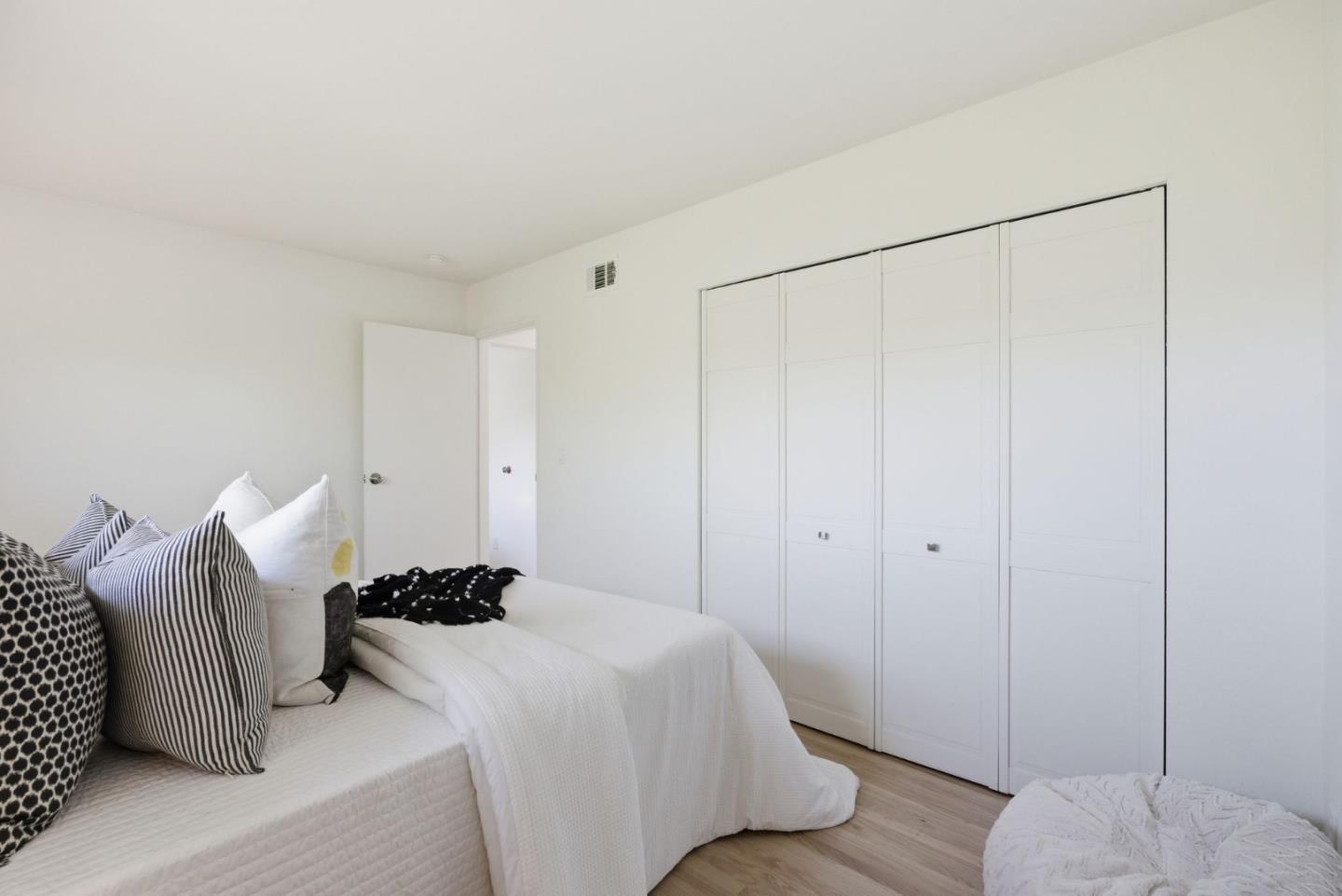 Detail Gallery Image 26 of 43 For 1004 Rubis Dr, Sunnyvale,  CA 94087 - 6 Beds | 3 Baths