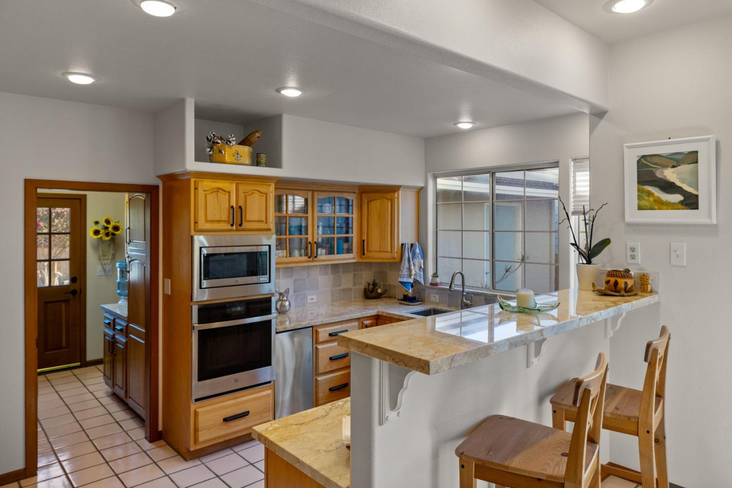 Detail Gallery Image 12 of 54 For 521 Hannon Ave, Monterey,  CA 93940 - 3 Beds | 2 Baths