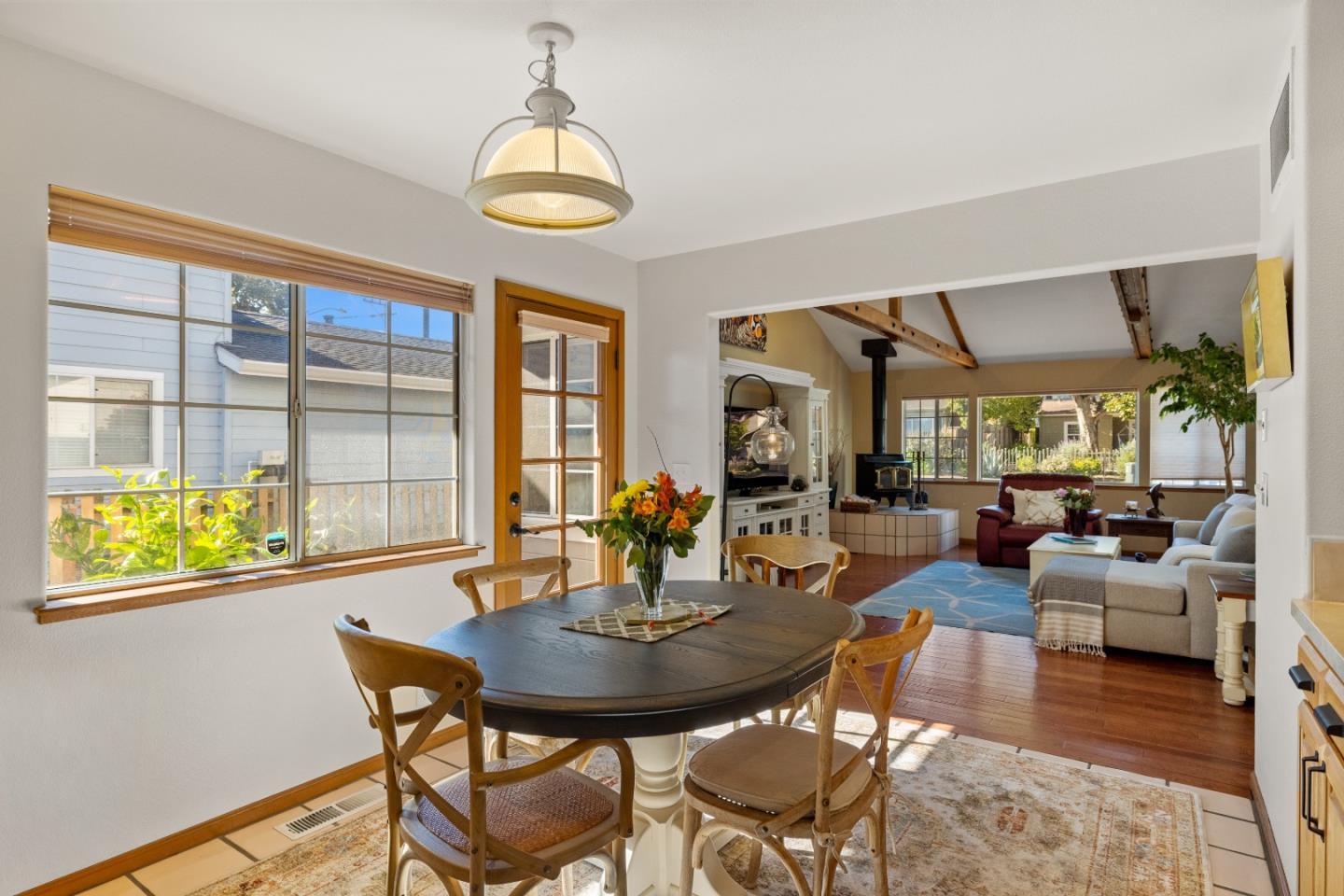 Detail Gallery Image 13 of 54 For 521 Hannon Ave, Monterey,  CA 93940 - 3 Beds | 2 Baths