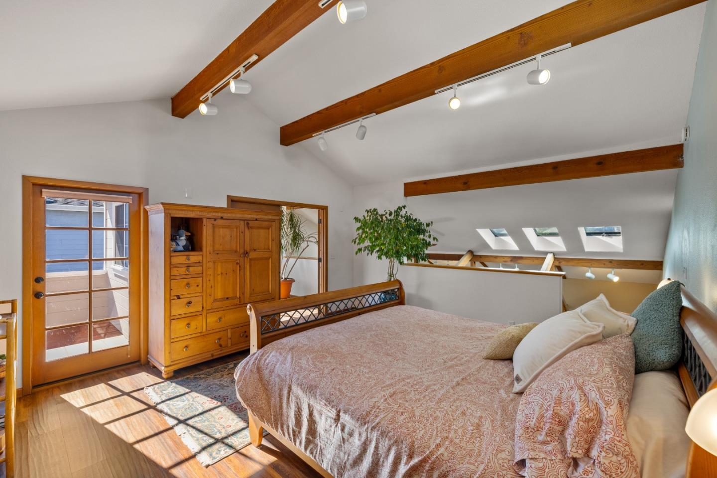 Detail Gallery Image 22 of 54 For 521 Hannon Ave, Monterey,  CA 93940 - 3 Beds | 2 Baths