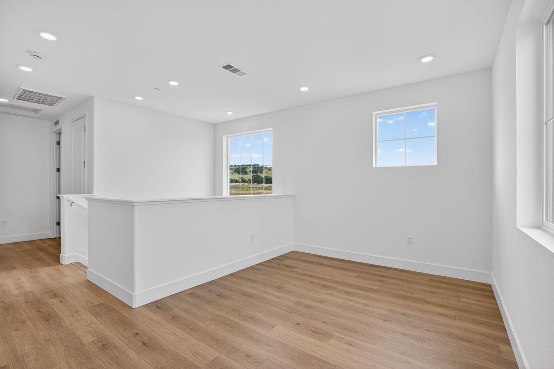 Detail Gallery Image 13 of 21 For 197 Golden Gate Ln, Vacaville,  CA 95687 - 4 Beds | 3 Baths