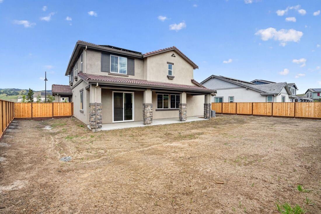 Detail Gallery Image 15 of 21 For 197 Golden Gate Ln, Vacaville,  CA 95687 - 4 Beds | 3 Baths