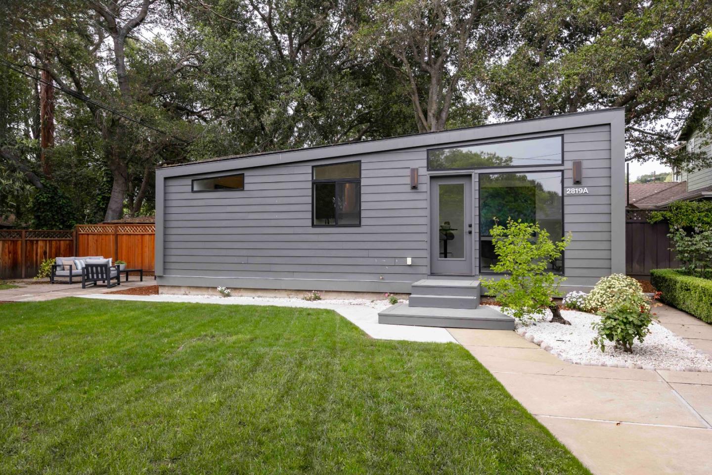 Detail Gallery Image 19 of 23 For 2819 Carson St, Redwood City,  CA 94061 - 4 Beds | 3 Baths