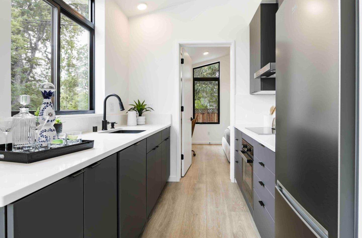 Detail Gallery Image 21 of 23 For 2819 Carson St, Redwood City,  CA 94061 - 4 Beds | 3 Baths