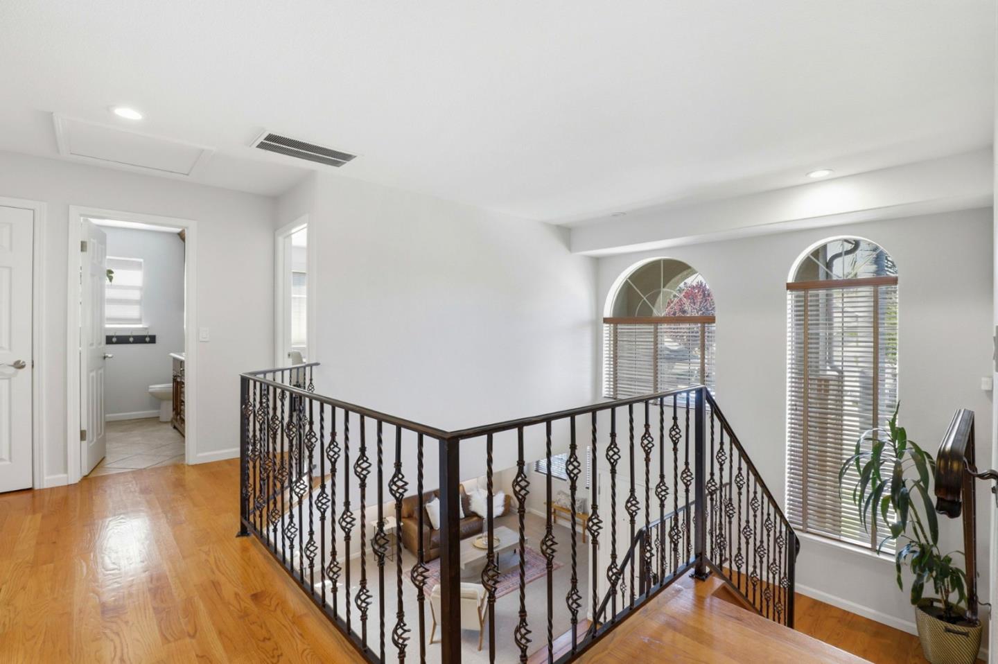 Detail Gallery Image 17 of 48 For 9610 Eagle View, Gilroy,  CA 95020 - 5 Beds | 2/1 Baths