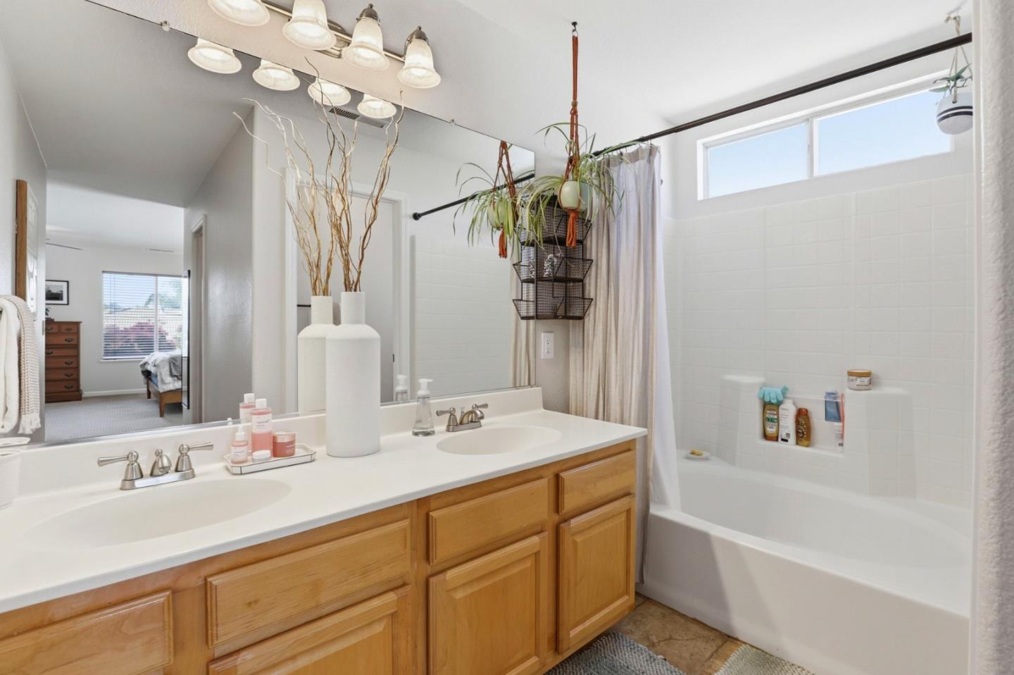 Detail Gallery Image 33 of 48 For 9610 Eagle View, Gilroy,  CA 95020 - 5 Beds | 2/1 Baths