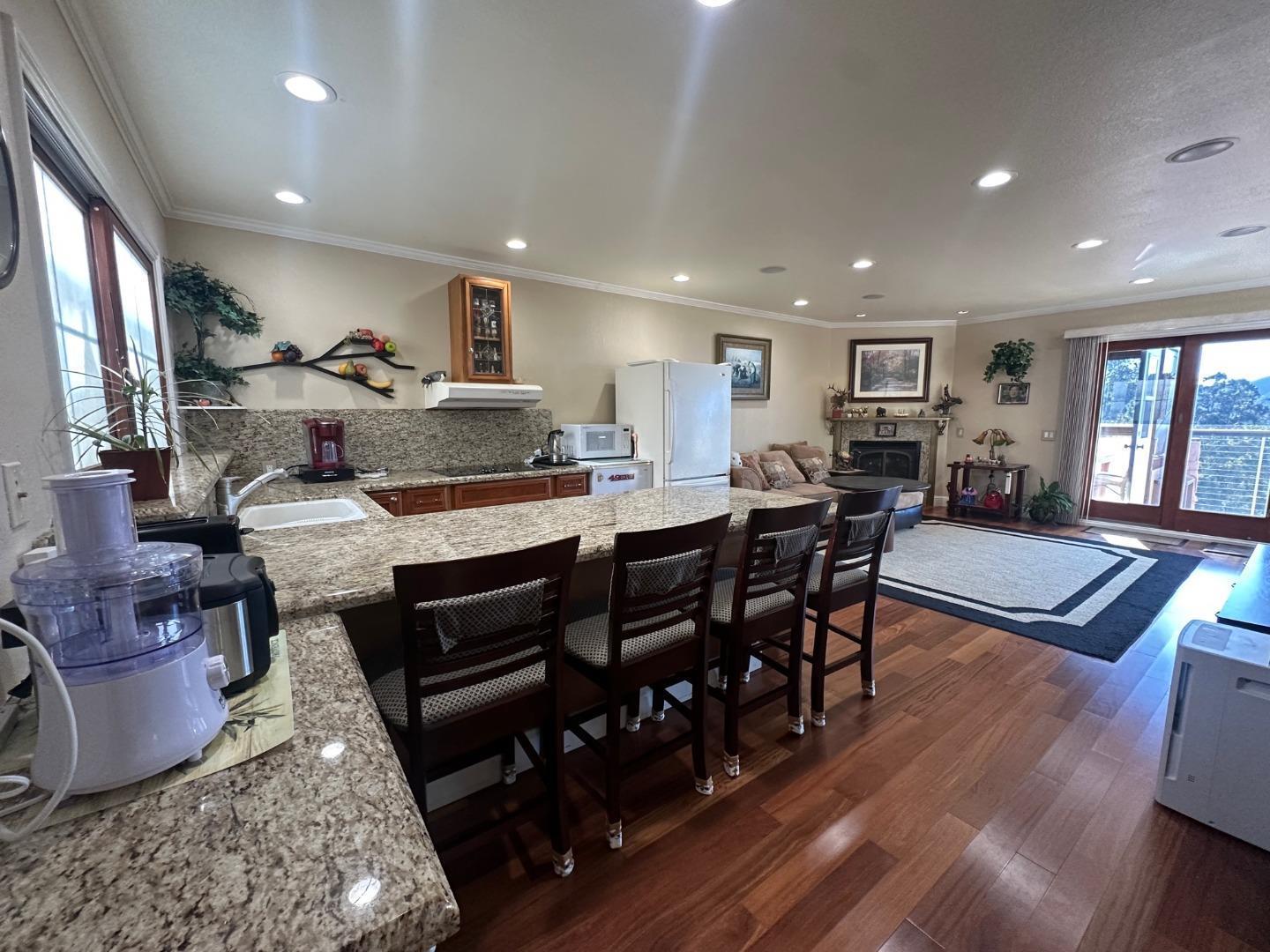 Detail Gallery Image 10 of 17 For Address Not Disclosed, Pacifica,  CA 94044 - 1 Beds | 1 Baths