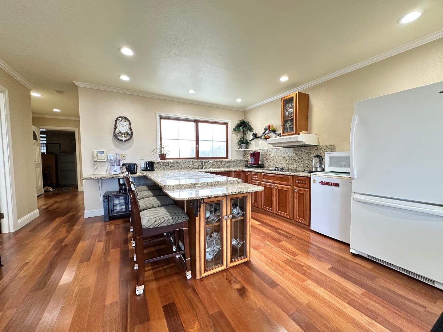 Detail Gallery Image 11 of 17 For Address Not Disclosed, Pacifica,  CA 94044 - 1 Beds | 1 Baths