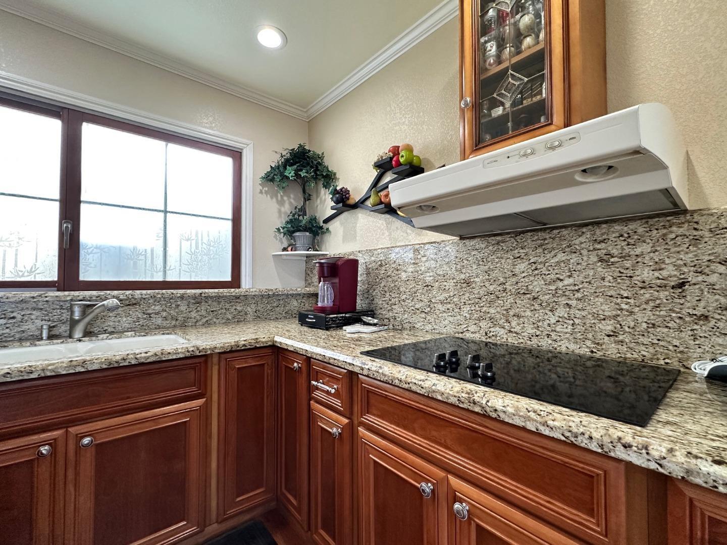 Detail Gallery Image 12 of 17 For Address Not Disclosed, Pacifica,  CA 94044 - 1 Beds | 1 Baths