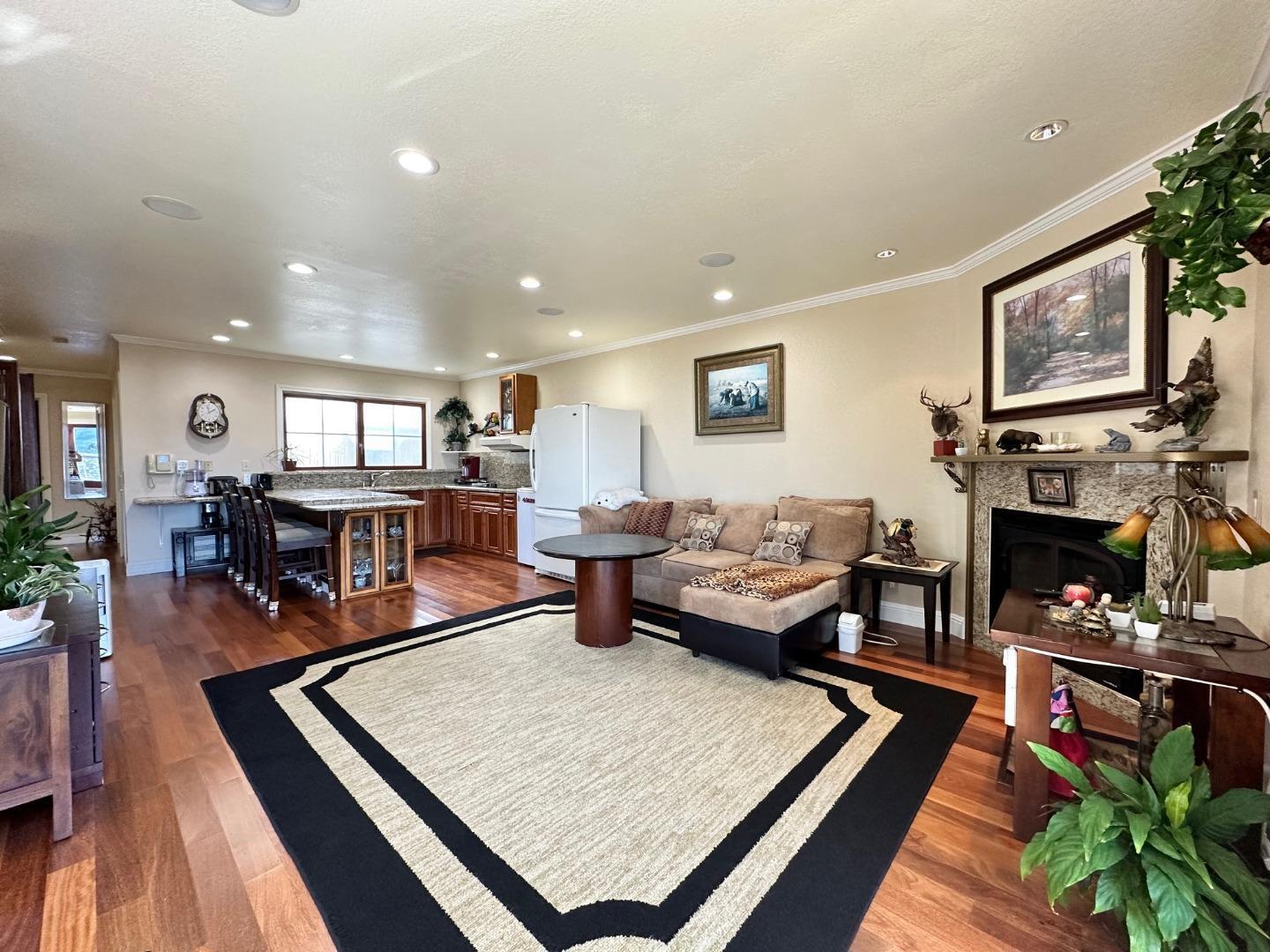 Detail Gallery Image 4 of 17 For Address Not Disclosed, Pacifica,  CA 94044 - 1 Beds | 1 Baths