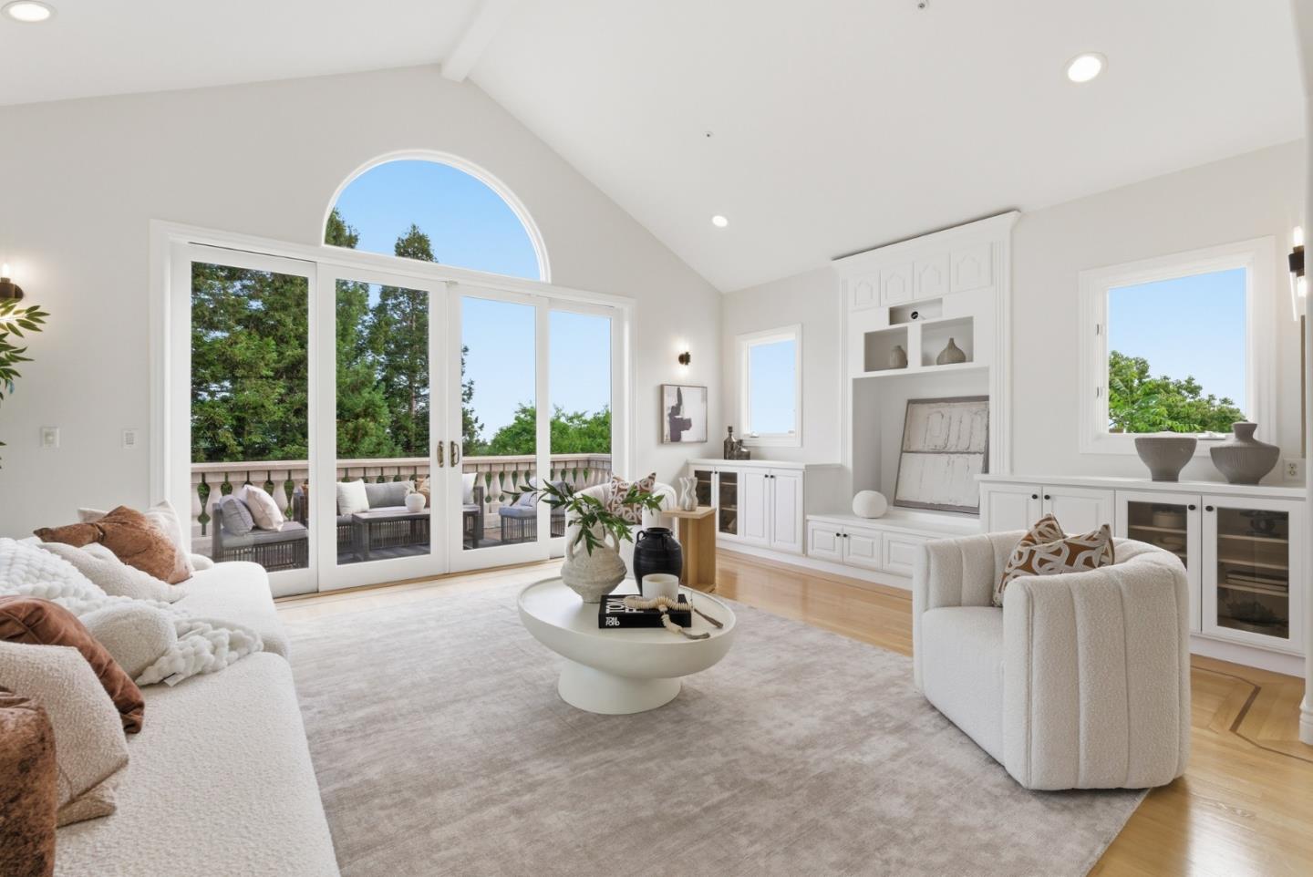 Detail Gallery Image 10 of 39 For 40 Kataoka Ct, Redwood City,  CA 94062 - 5 Beds | 5/1 Baths