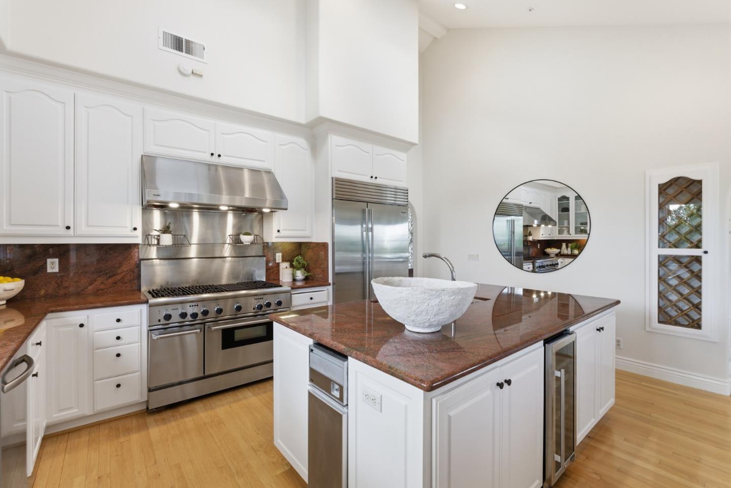 Detail Gallery Image 17 of 39 For 40 Kataoka Ct, Redwood City,  CA 94062 - 5 Beds | 5/1 Baths