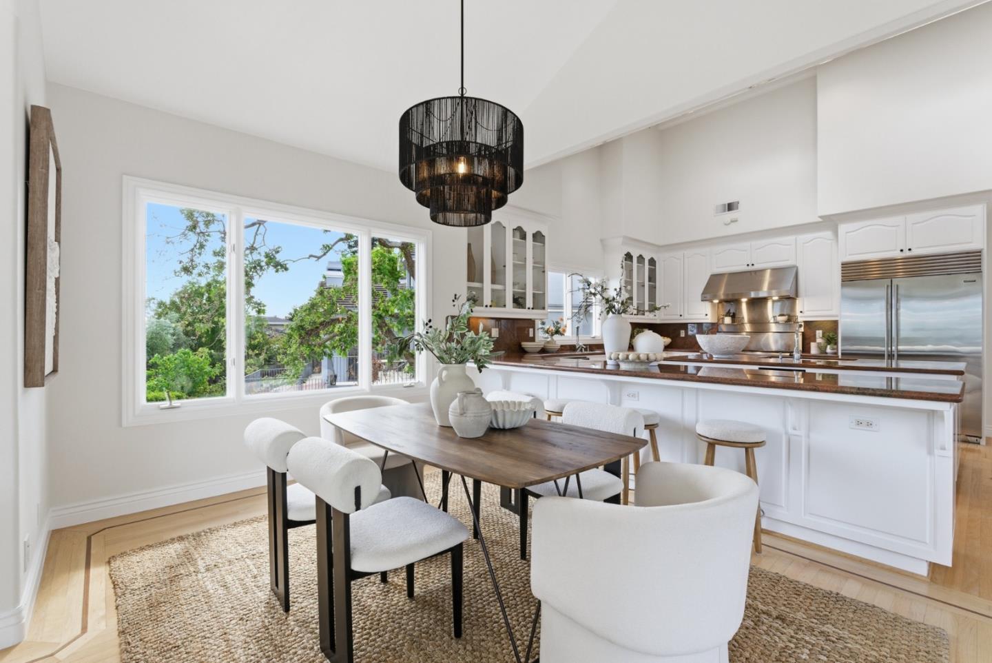 Detail Gallery Image 18 of 39 For 40 Kataoka Ct, Redwood City,  CA 94062 - 5 Beds | 5/1 Baths