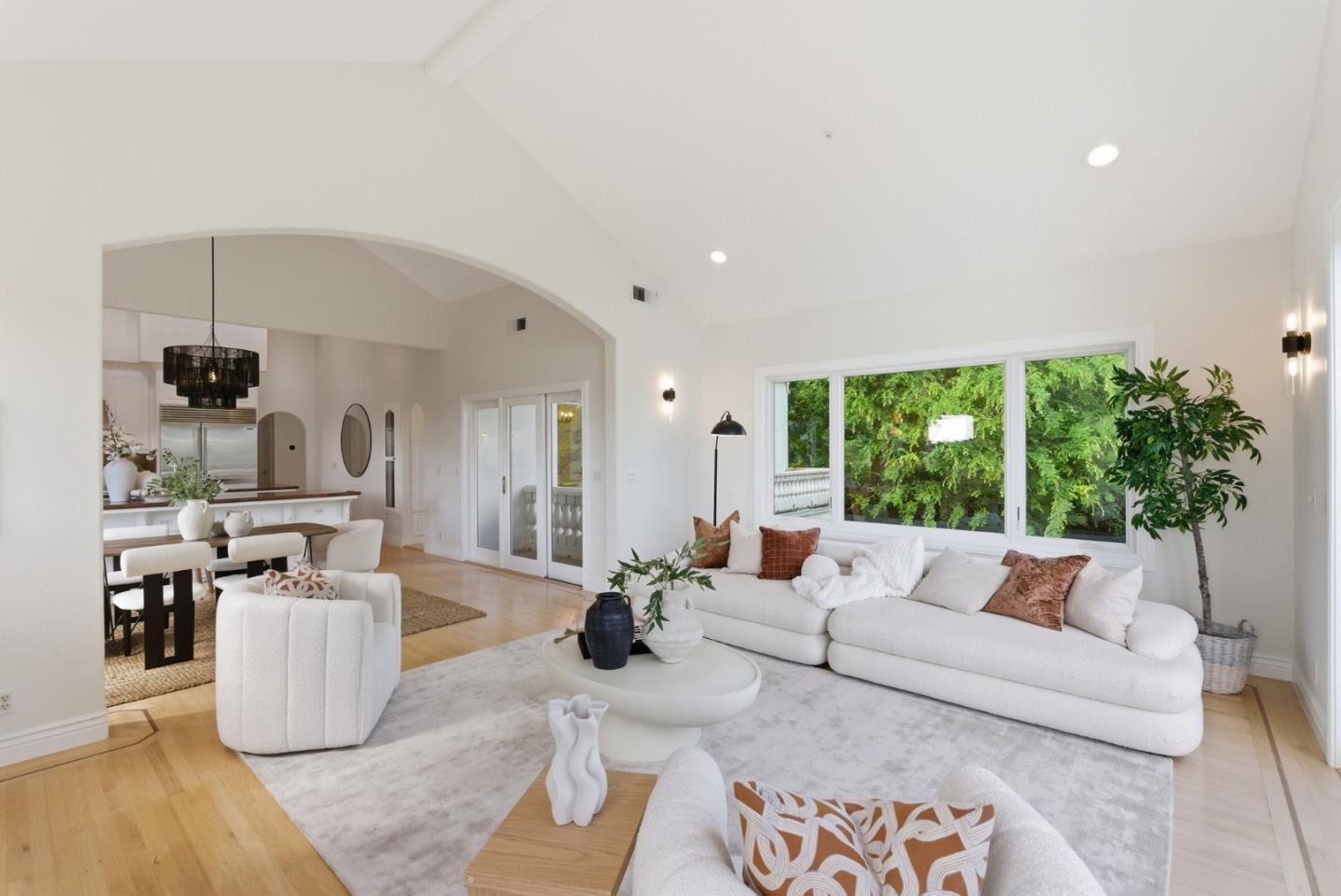 Detail Gallery Image 20 of 39 For 40 Kataoka Ct, Redwood City,  CA 94062 - 5 Beds | 5/1 Baths